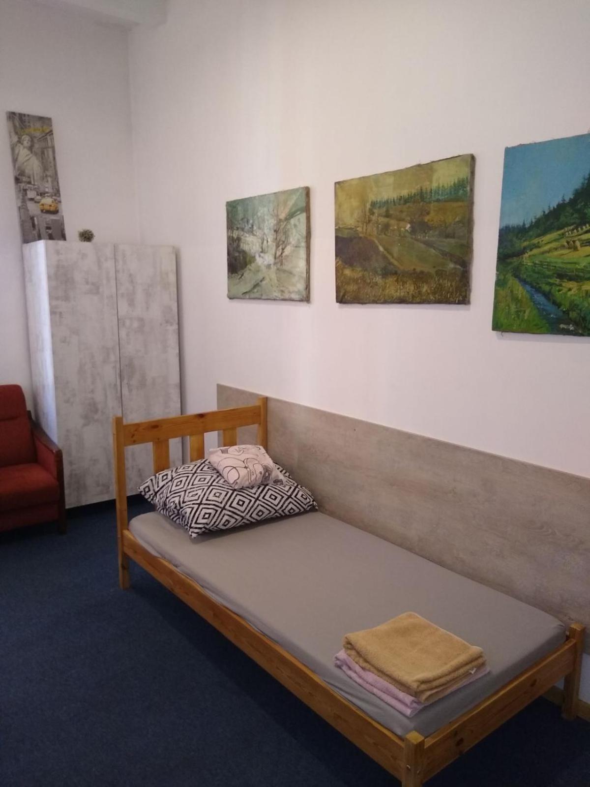 Hostel Kwadrans Gliwice Exterior foto